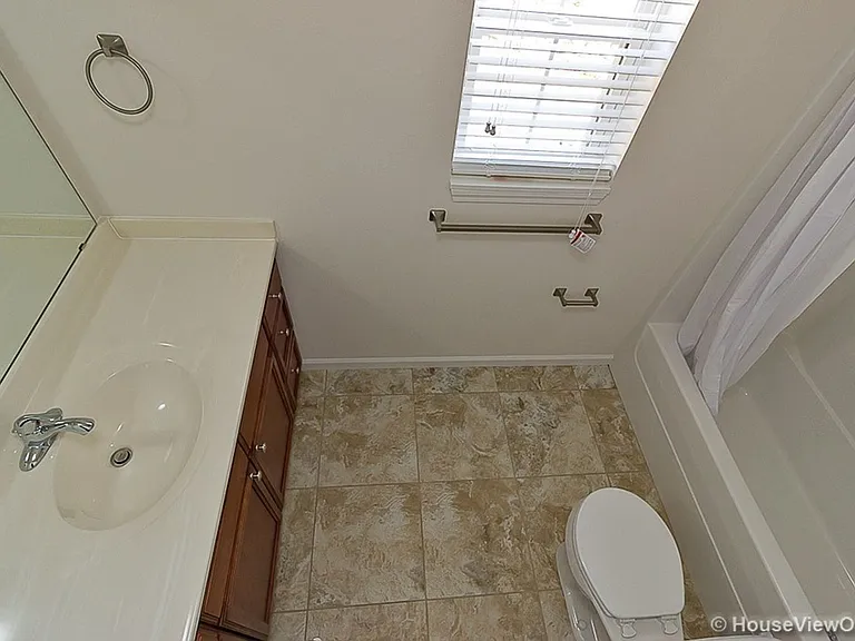 192 Lotus Dr — Photo 8
