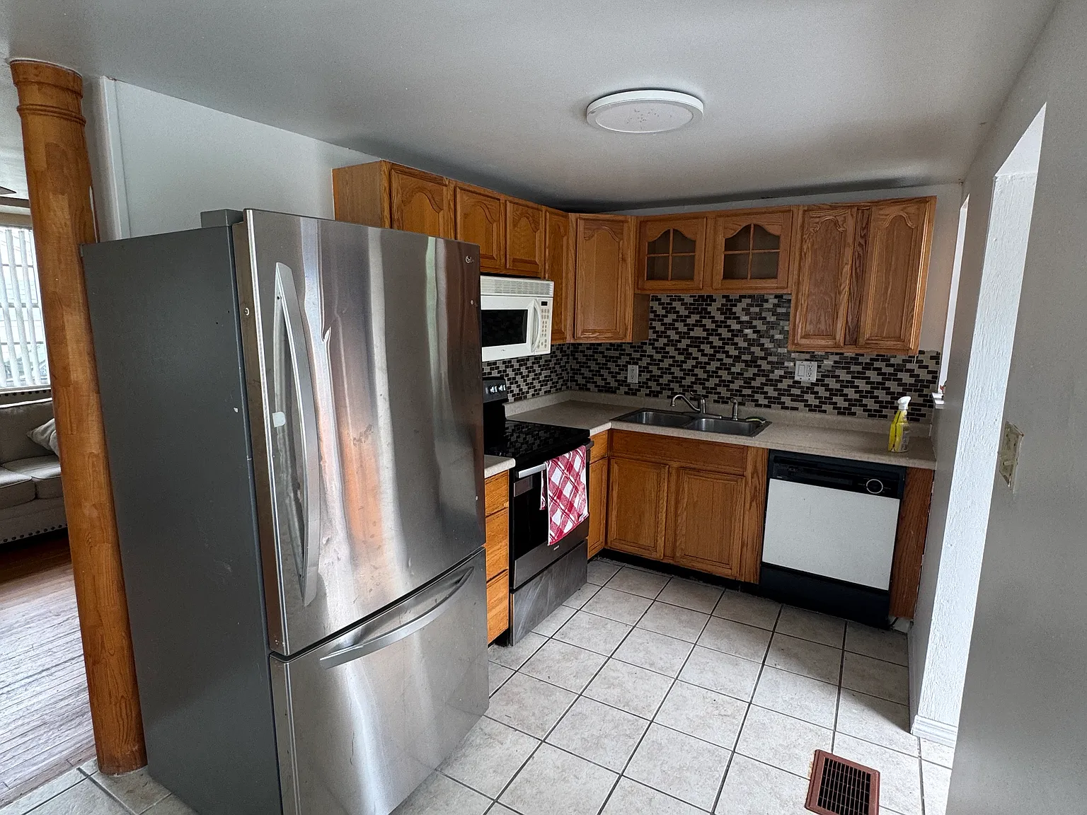 2 bed, 940 sqft, $1,500 — Photo 3