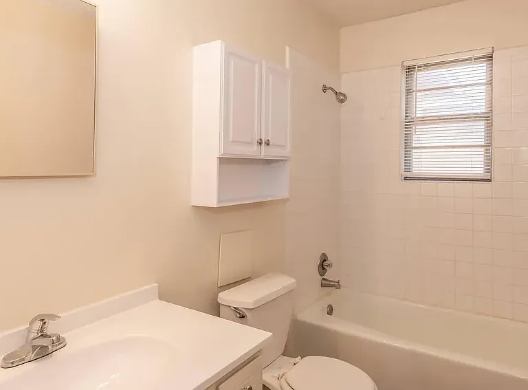 Parkside Apartments — Photo 32