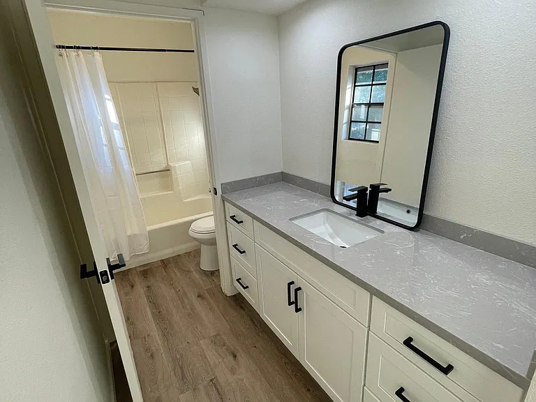 11350 Foothill Blvd #9 — Photo 10