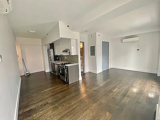 1st image of 596 Washington Ave #4D