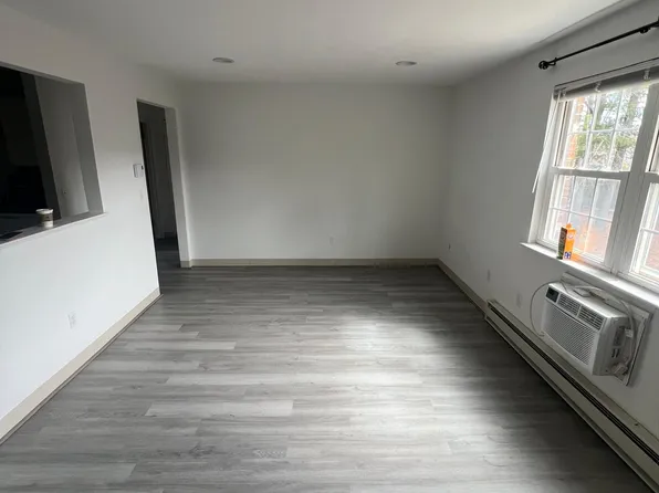 (undisclosed Address), Leominster, MA 01453