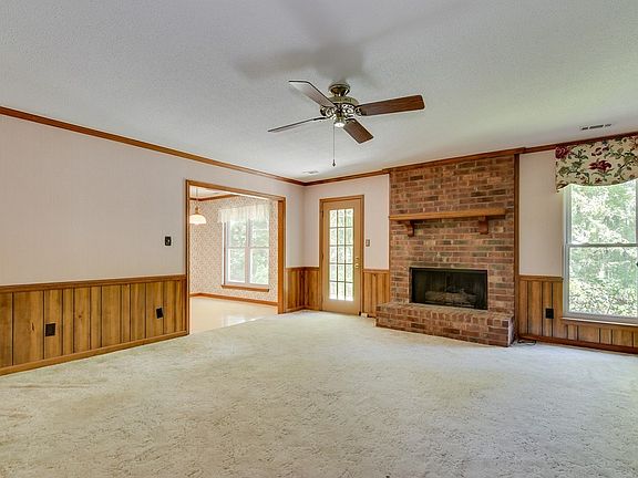5th image of 4363 Taft Dr