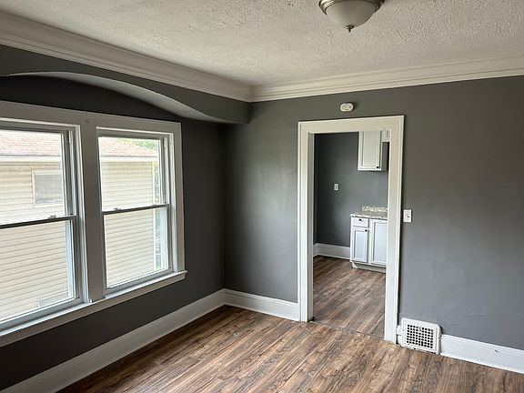 5th image of 3398 E 143rd St #1