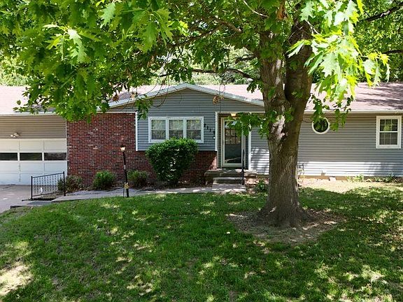 2nd image of 2119 Newport Rd