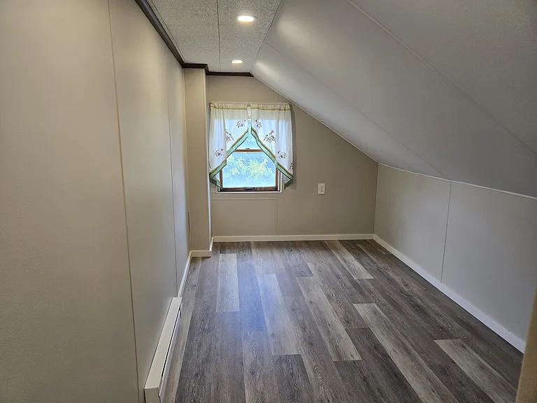 Bedroom 2, Side 2