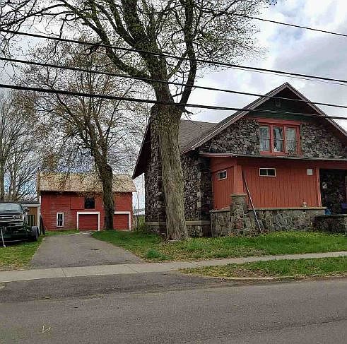 2nd image of 15 W Shepard St