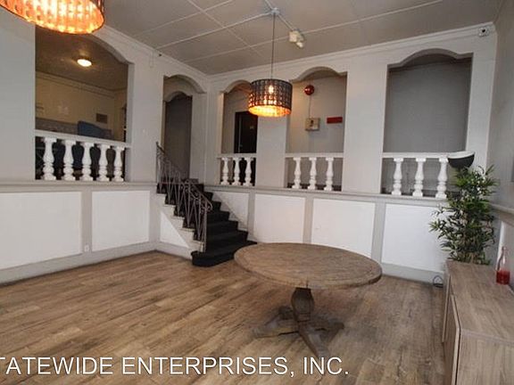 4th image of 939 S Gramercy Pl APT 3B