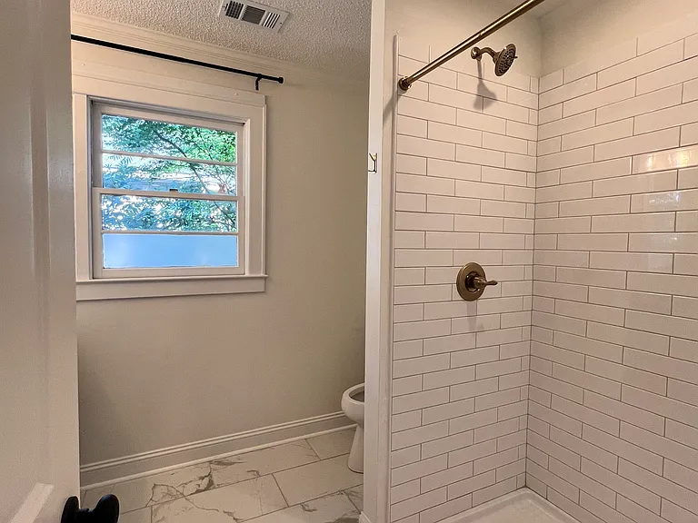 375 N Church St — Photo 6