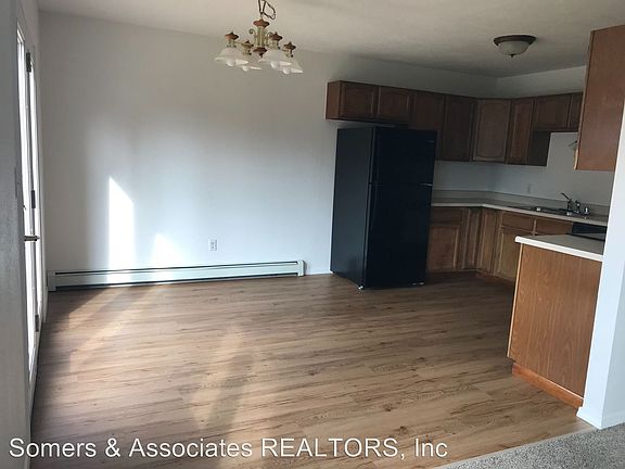 3rd image of 49 Pepperdine Dr