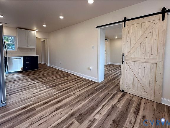 4th image of 7352 Roosevelt Ave