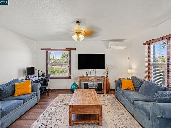 5th image of 1110 Laurel Ave