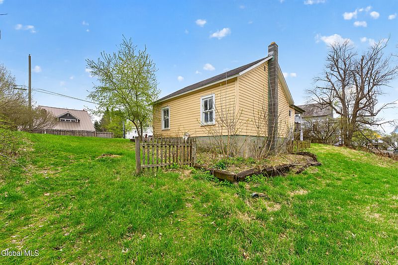 35th image of 7 Broadview Terrace