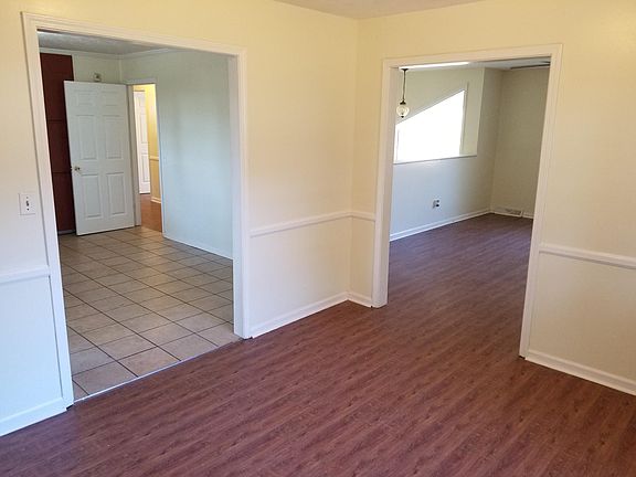 3rd image of 6 Berea Forest Cir