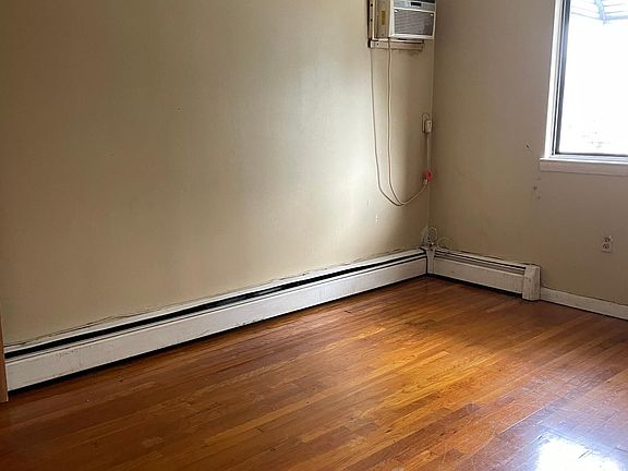4th image of 2348 Quimby Ave #2-A