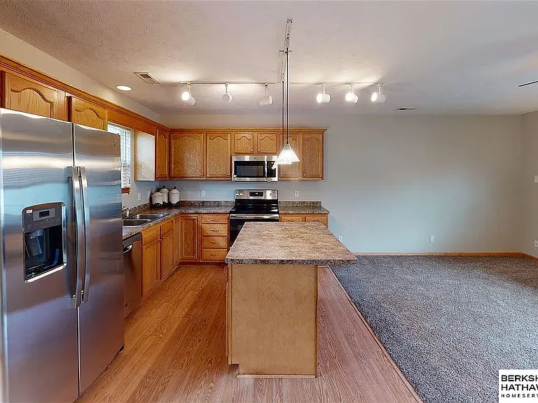 4356 N 147th Plz — Photo 3