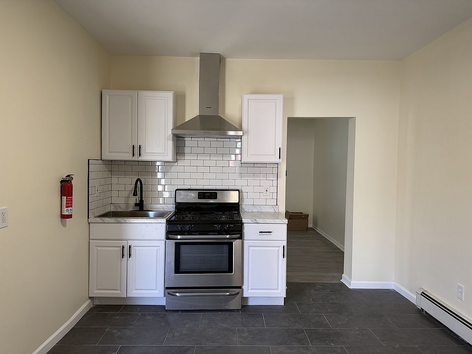 1st image of 189 N Broadway #A