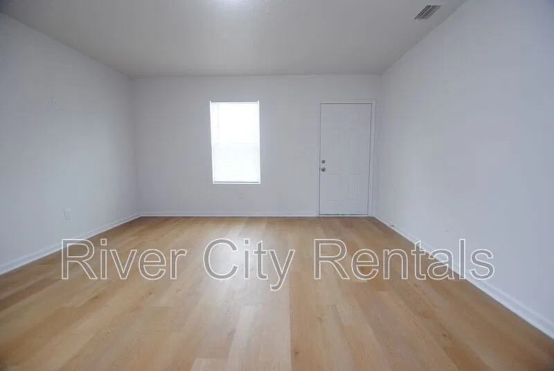 3 bed, 2.0 bath, 1307 sqft, $1,475 — Photo 3