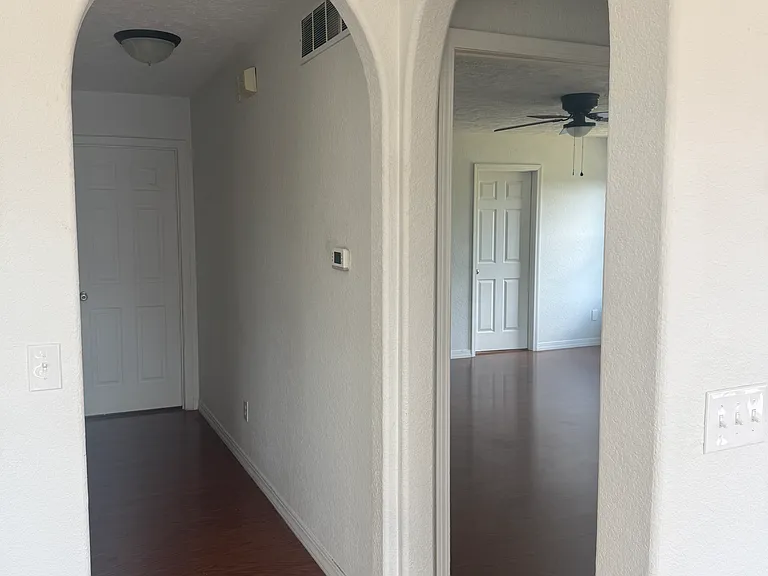 19 Oak Creek Cir — Photo 24
