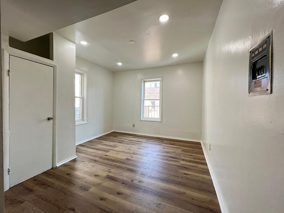 2nd image of 307 Mount Prospect Ave #5J