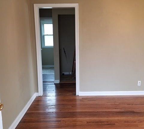 2nd image of 3511 Feathers St