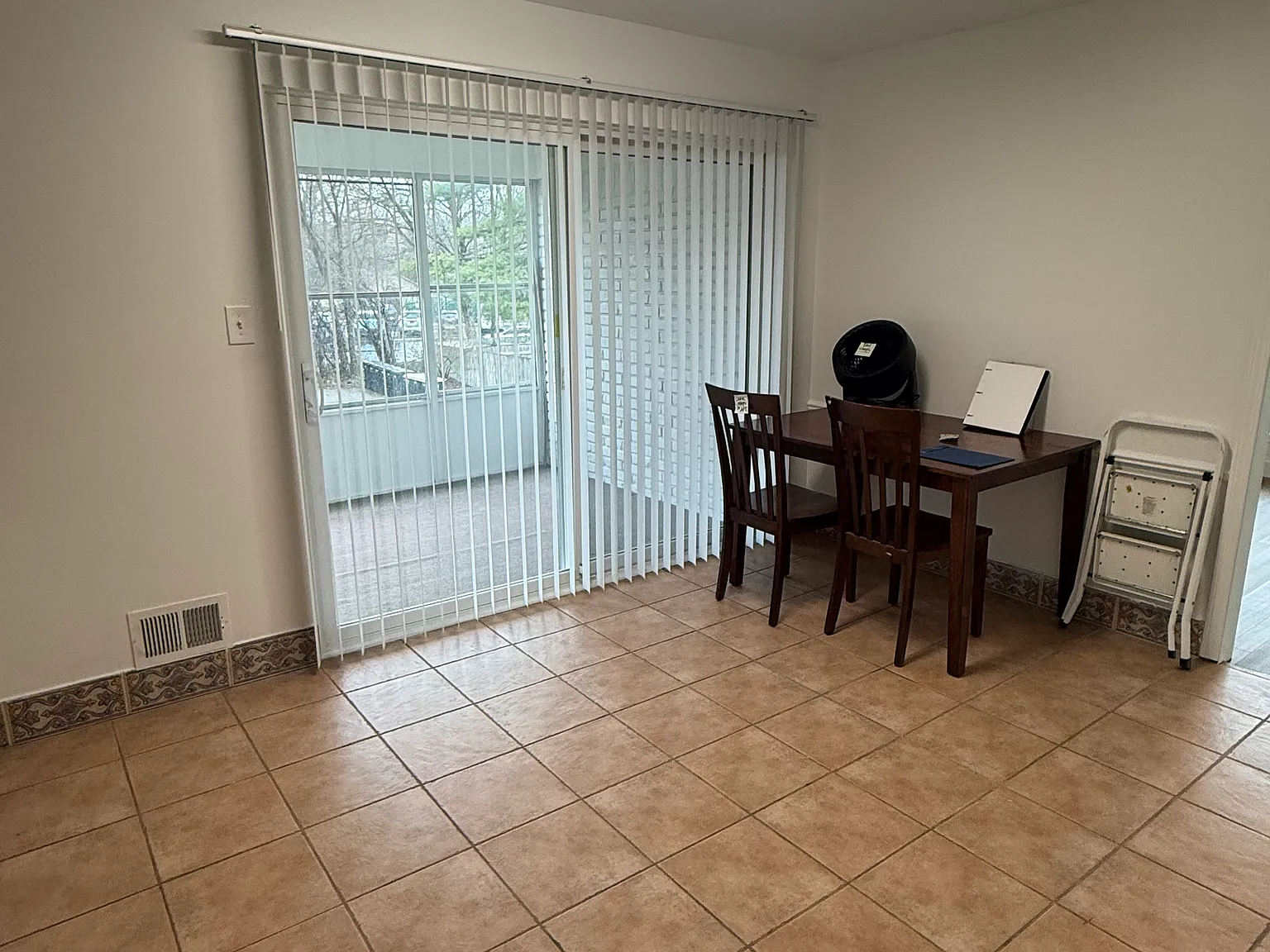 2 bed, 1355 sqft, $2,000 — Photo 4