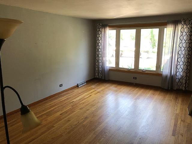 1st image of 929 N La Grange Rd APT 1