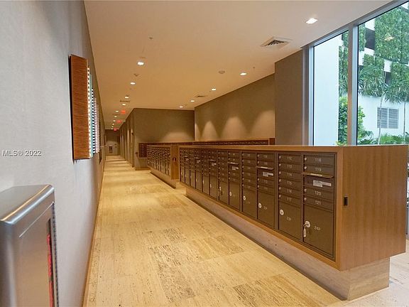 2nd image of 16385 Biscayne Blvd #3116
