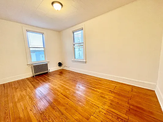 Rented by Amorelli Realty | media 1