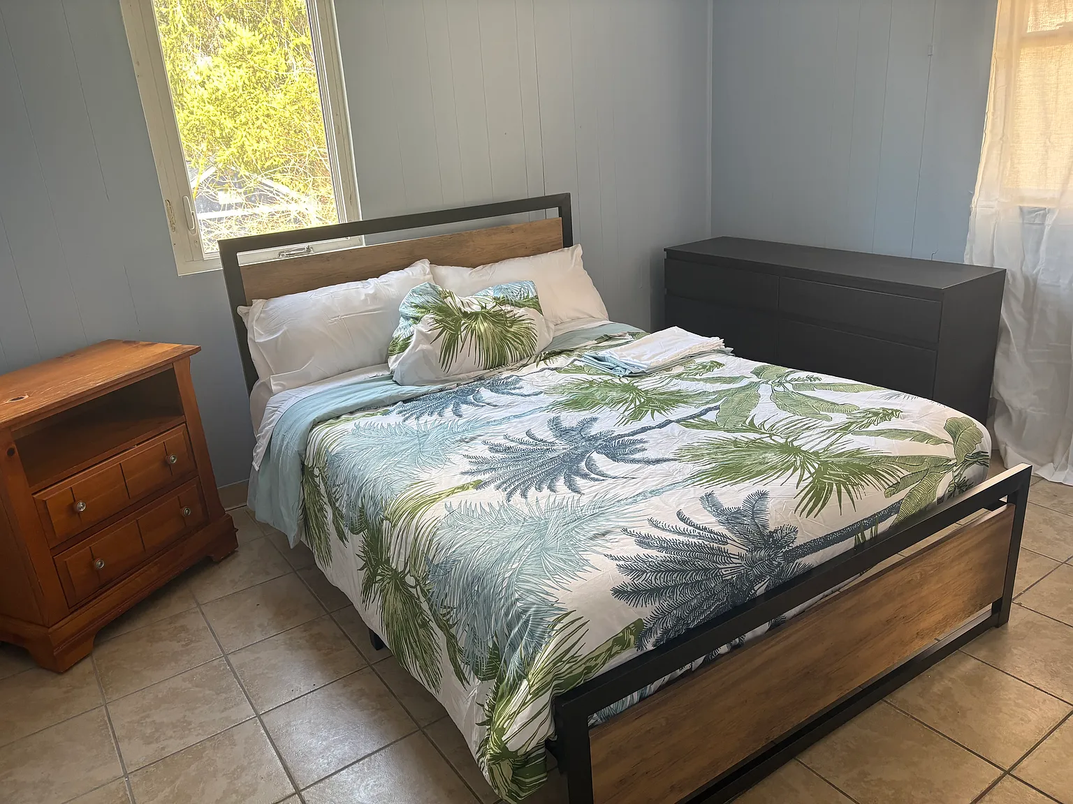 2 bed, 1800 sqft, $1,000 — Photo 2