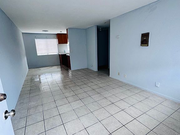 4th image of 2514 Fairmount Ave APT D