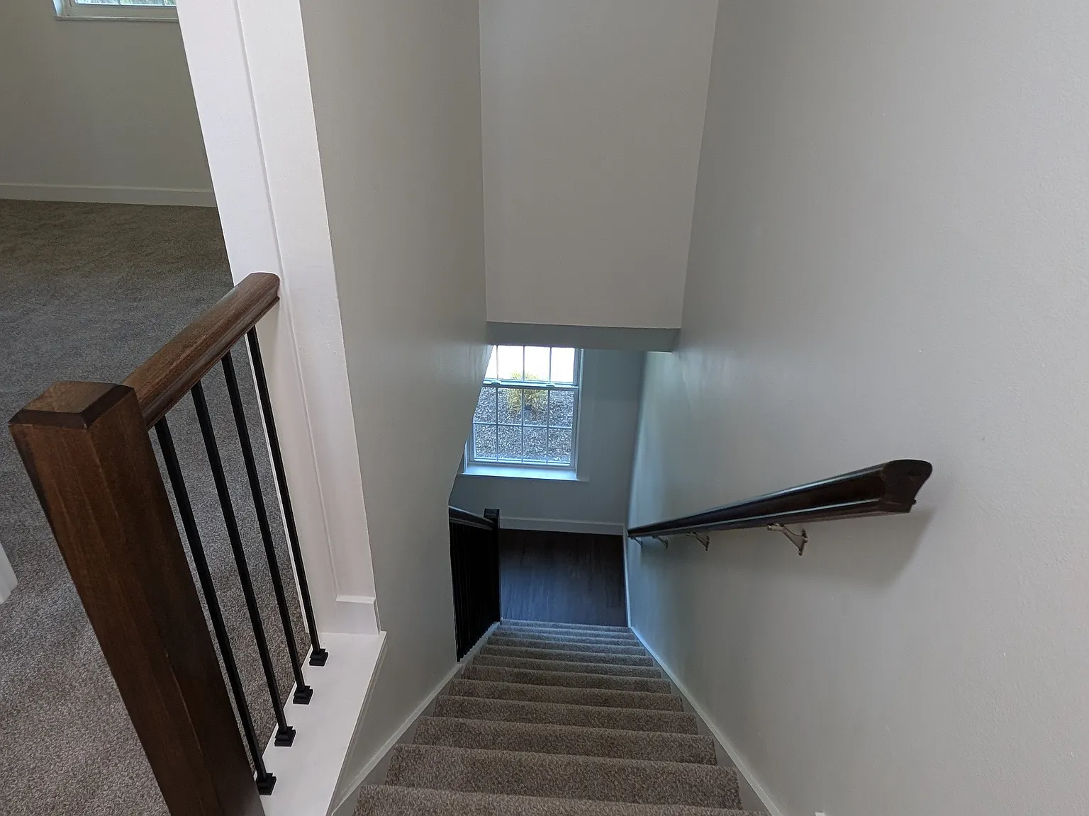 2 bed, 850 sqft, $1,400 — Photo 4