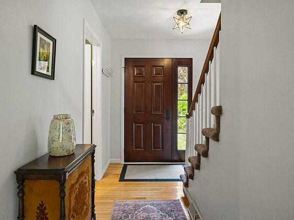 2nd image of 37 Harwood Cir N