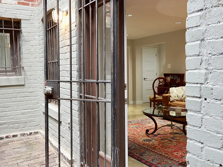 1900 S St NW #1 — Photo 12
