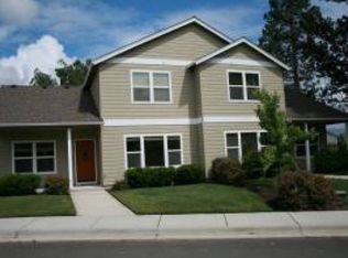 319 Cascade Dr, Central Point, OR 97502