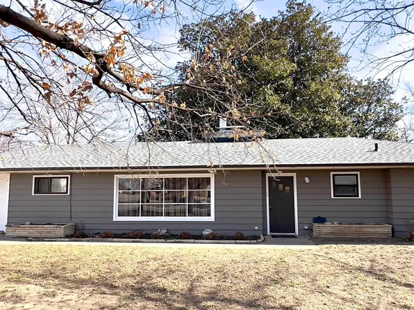 1338 N B St, Arkansas City, KS 67005