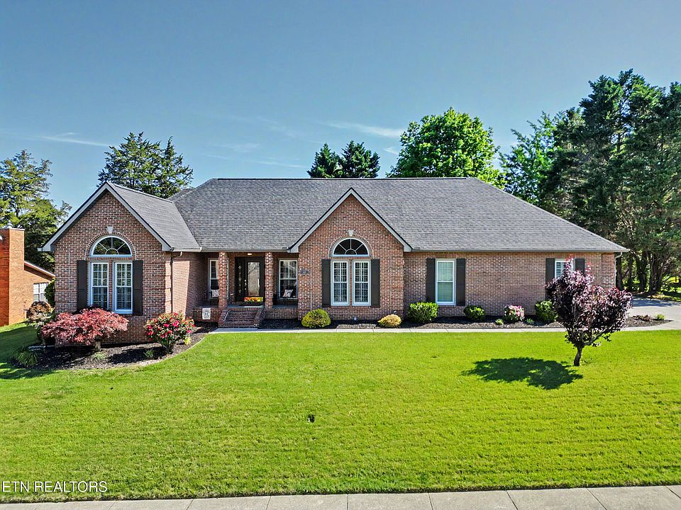 1st image of 818 Somerset Dr