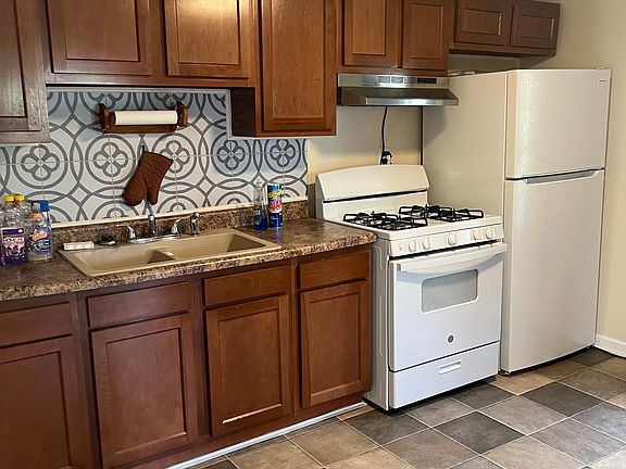 2nd image of 1003 N Alleghany Ave