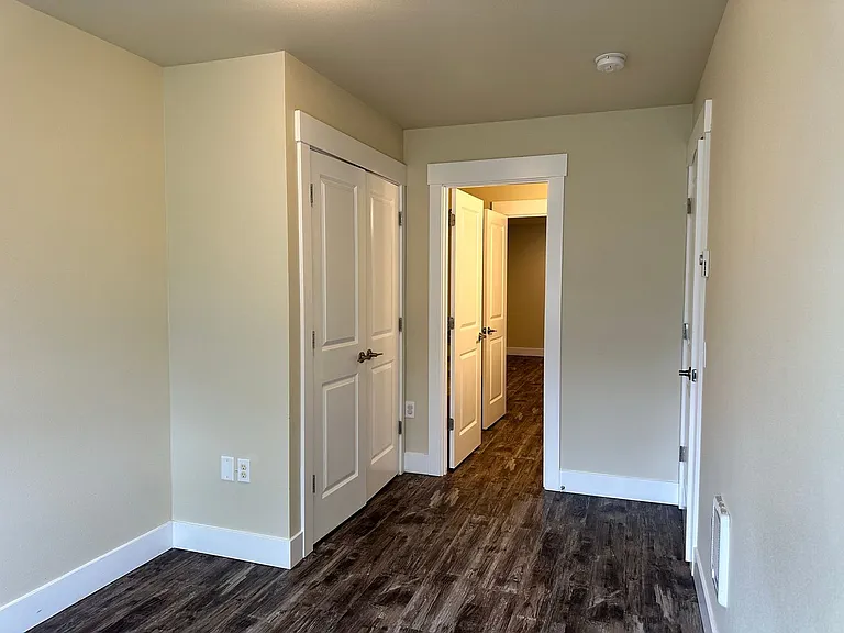 207 Morton St — Photo 8