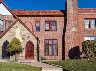 21525 Murdock Ave, Queens Village, NY 11429