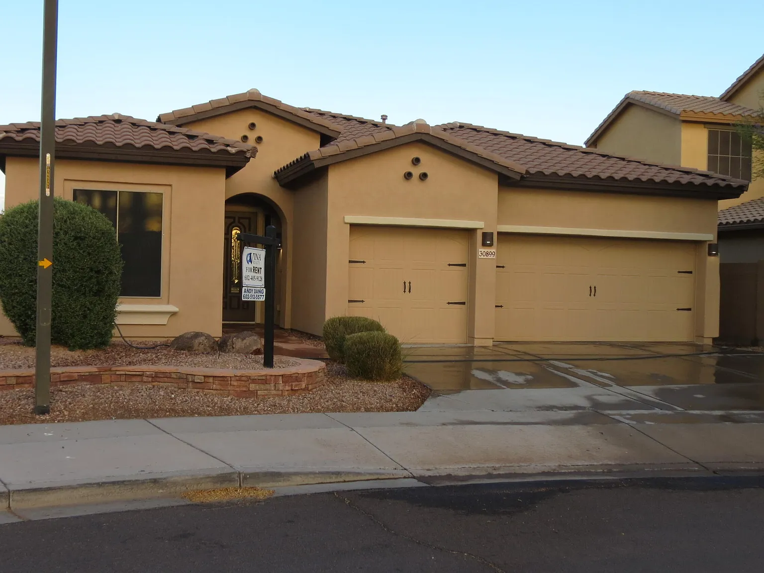 3 bed, 2.0 bath, 1942 sqft, $2,500 — Photo 3