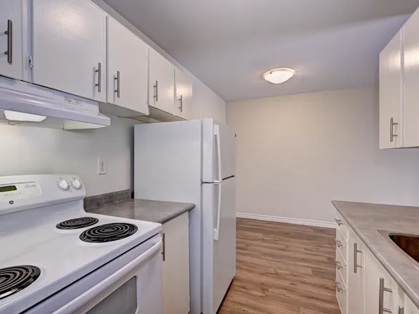 Lakeview Towers Apartments, 564 Durham Cres, Woodstock, ON N4S 5X3