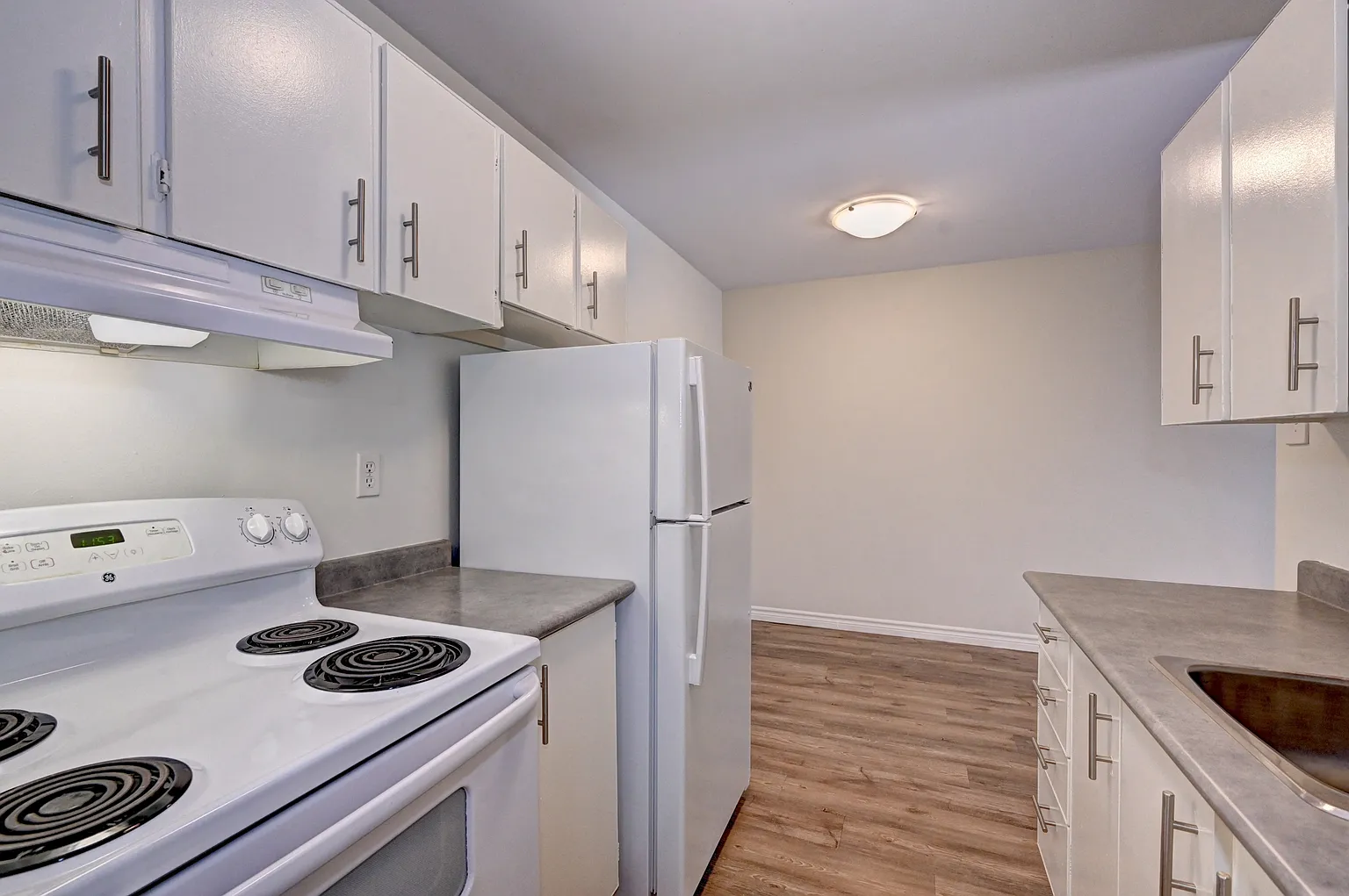 564 Durham Cres #822083 photo 1