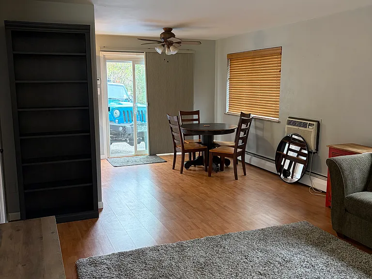 1399 Vance St — Photo 2