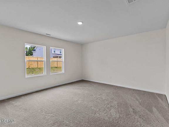 5th image of 307 Kenison Way