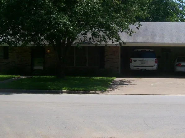 1802 Beaumont St, Jacksonville, TX 75766