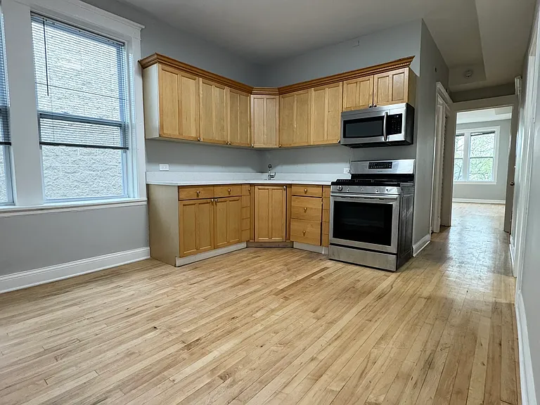 2241 W Cortland St #2 — Photo 1
