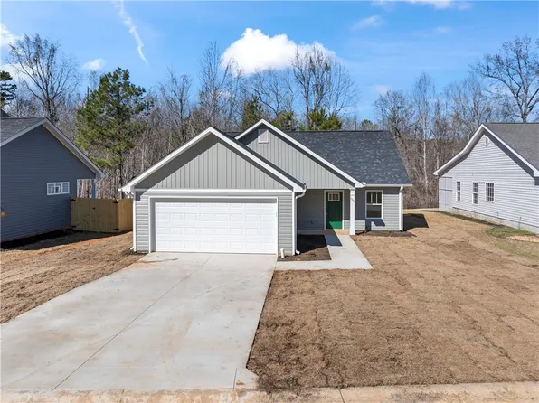 106 Running Creek Dr, Abbeville, SC 29620