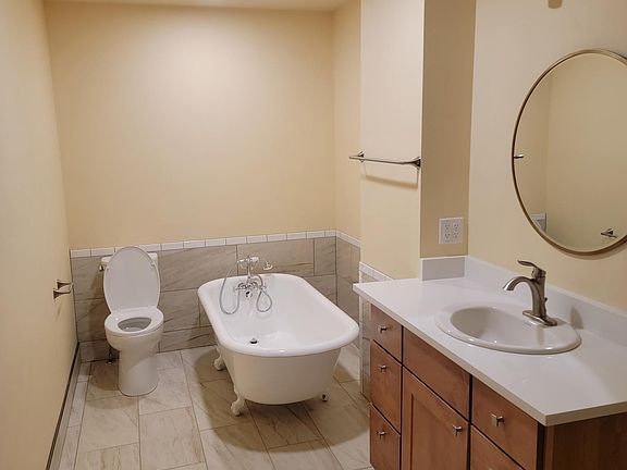 5th image of 427 E Pine St #2