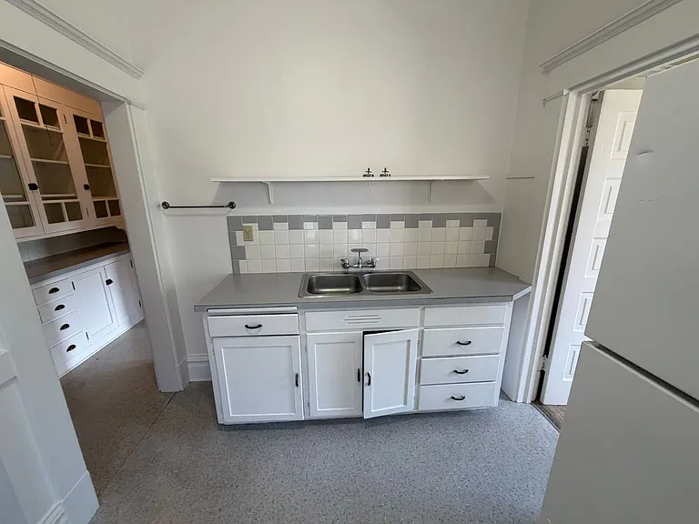 Jefferson Apartments — Photo 13
